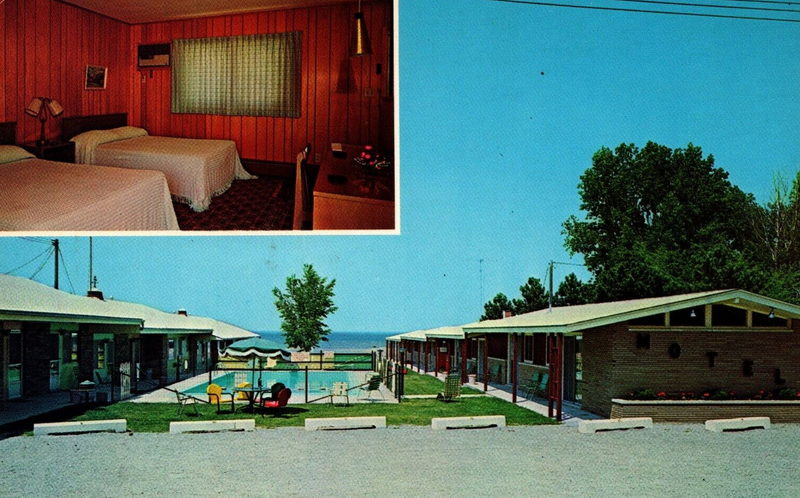 Beachcomber Motel & Apartments - Beachcomber Postcard (newer photo)